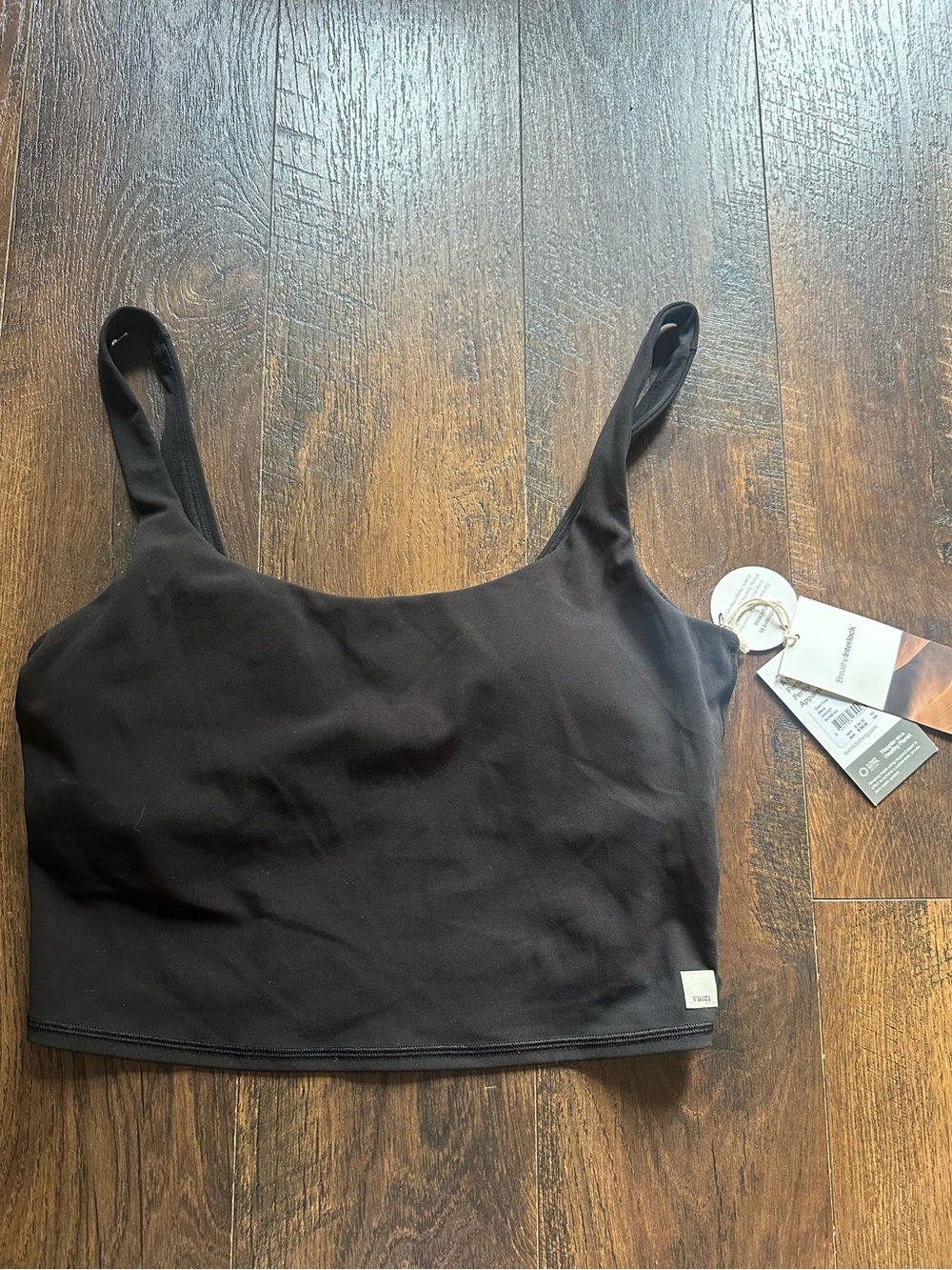 NWT - Vuori - Daily Crop - Large